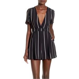 ASTR The Label Short Sleeve Deep V Striped Romper Black White Size Large